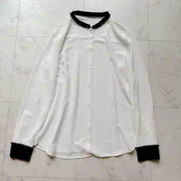 ANAYI 치리멘 조젯 배색 비쥬 블라우스 화이트 이시하라 사토미 착용