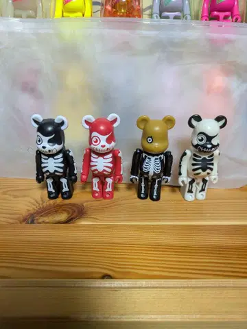 BE@RBRICK 베어브릭 100% 발자크