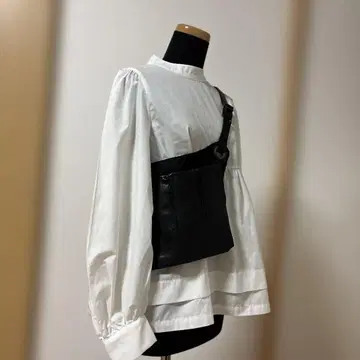 미사용품 자우 센소유니코 숄더백 웨스트 파우치 바디백