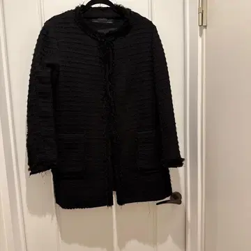 ZARA IS 블랙 체스터 코트 프린지 마감