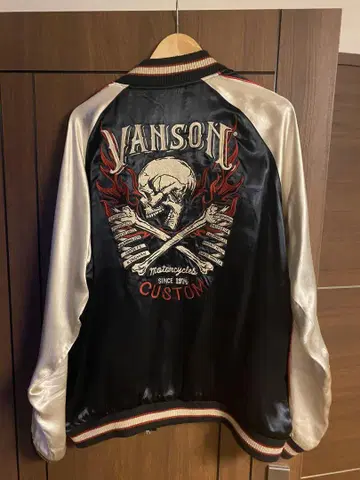 Vanson 스컬 자수 스카잔