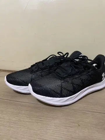 언더아머 27cm