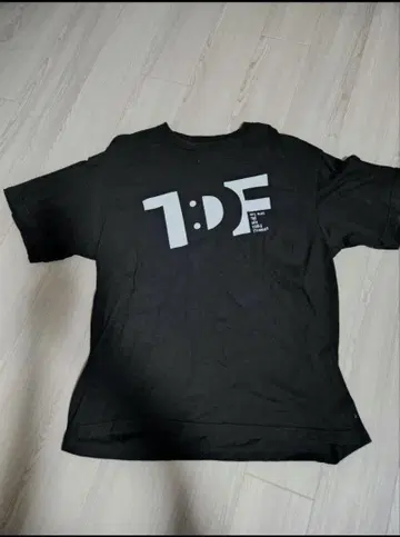 모모이로 클로버 Z TDF 로고 티셔츠 XL