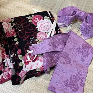 블랙 플라워 무늬 유카타, 보라색 오비 세트