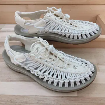 킨 우먼 유니크 화이트/콘스톡 25.5cm