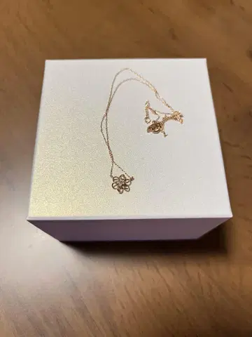 사만다 티아라 K10PG 토파즈 꽃 모티브 목걸이