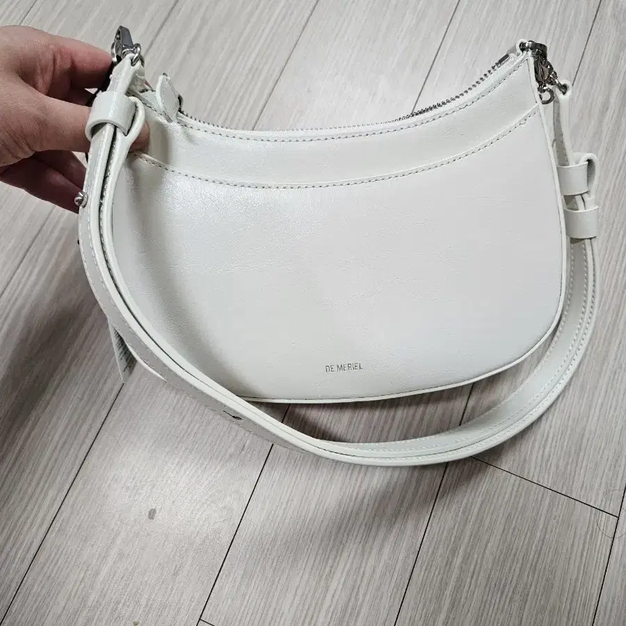 ★DE MERIEL★ Betty PetitCream BETTYPETIT De Meriel Betty Petit Bag on Bunjang Global Site.