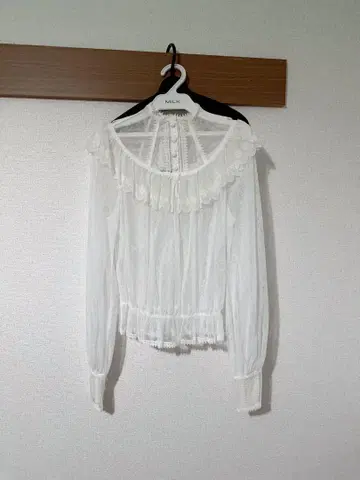 아비에타주 레이스 블라우스