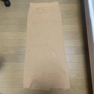 베이지 슬릿 타이트 스커트