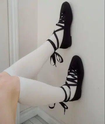 레이스업 리본 발레 슈즈
