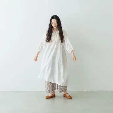 Bunon 화이트 백 버튼 원피스