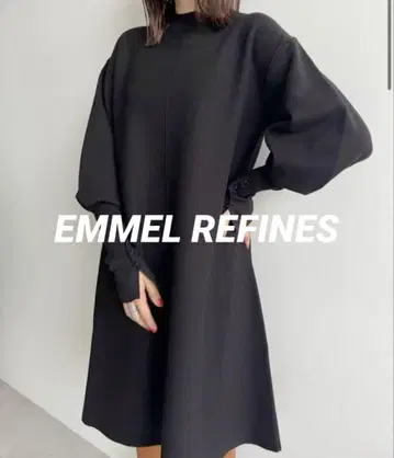 EMMEL REFINES 크루넥 미니 플레어 원피스 블랙