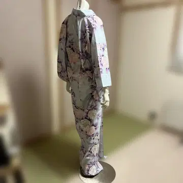 연보라와 스카이블루의 꽃무늬 유카타