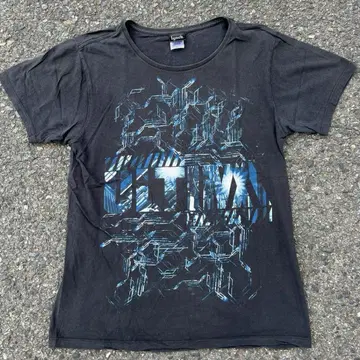 lynch. ULTIMA 그래픽 티셔츠