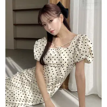 RESEXXY 버블 슬리브 머메이드 원피스 화이트