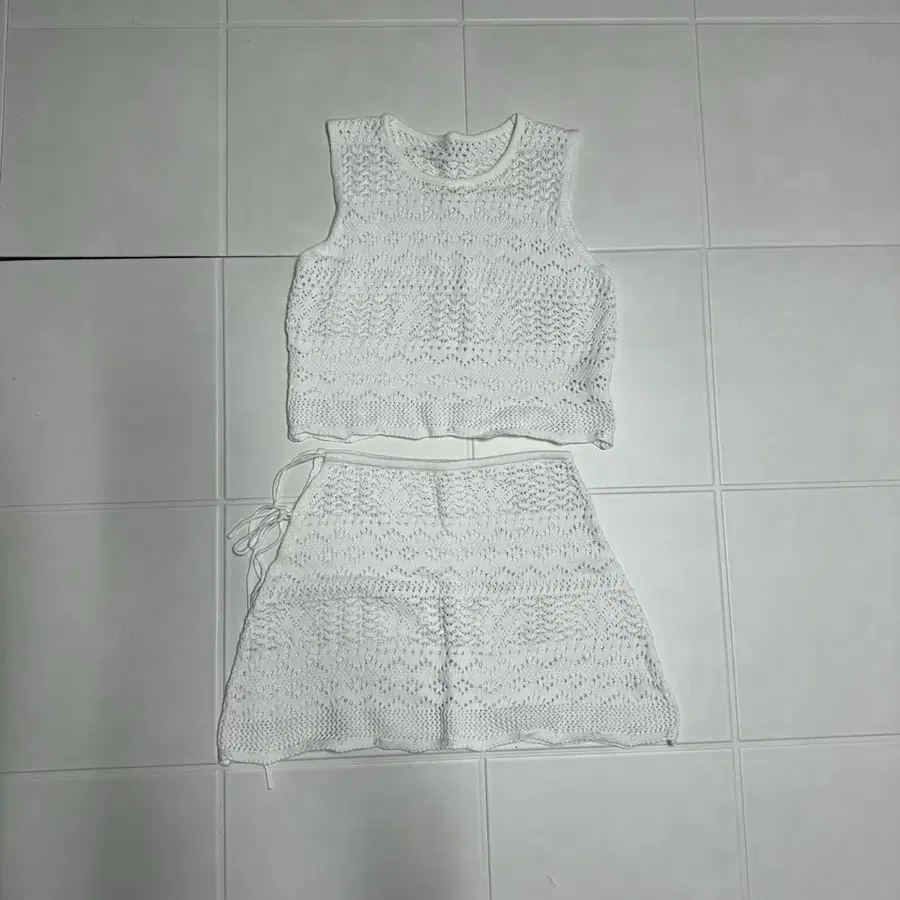 Product Details - 4