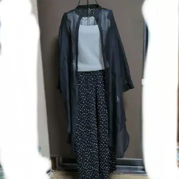 시스루 블랙 가디건과 도트 팬츠 세트