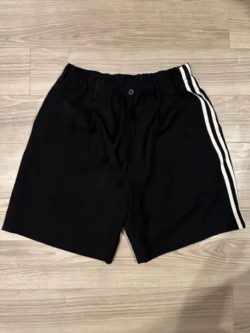 Y-3 블랙 숏 팬츠 사이드 스트라이프