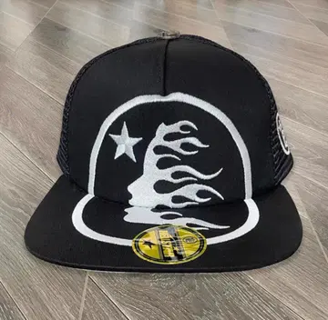 Hellstar Studios fitted hat 캡