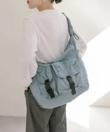 ear PAPILLONNER 이어 파피용 A4 대응 아지메 포켓 숄더백