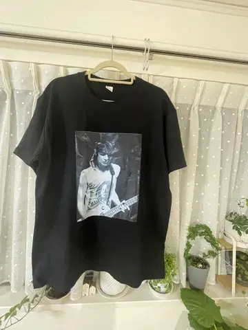 블루 하츠 기타리스트 티셔츠