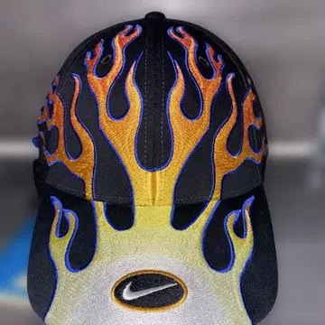 Nike 프레임 패턴 캡