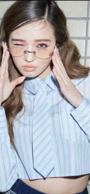 STRIPE COMPACT SHIRT 캔디 스트리퍼