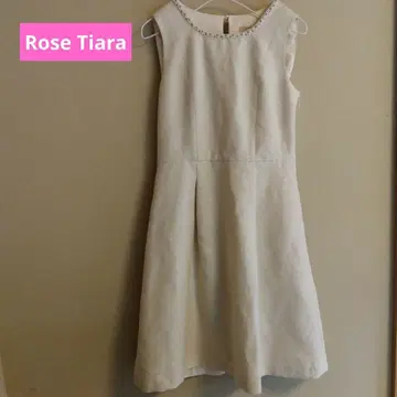 Rose Tiara 아이보리 A 라인 드레스 펄 넥라인