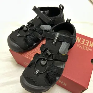KEEN 아웃도어 샌들 블랙