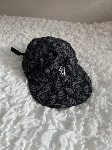 LURKING CLASS 스컬 패턴 캡