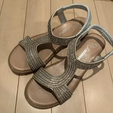 니만 바이 골드 라메 큐빅 샌들 23cm