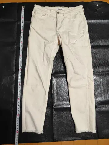 HealthyDENIM 헬시 데님 아이보리 슬림 핏 치노 팬츠