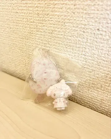 화이트 딸기 산리오 마이멜로디 시크릿 참 A