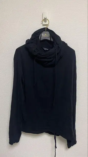 ANN DEMEULEMEESTER 블랙 후드 부착 후드티 XXS