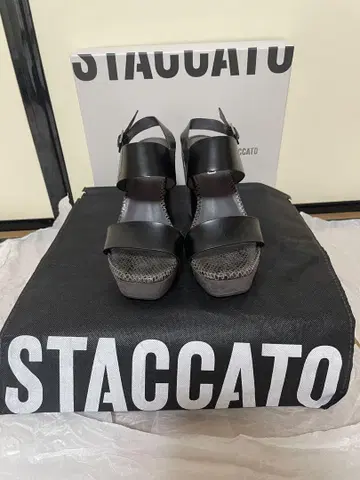 STACCATO 블랙 샌들