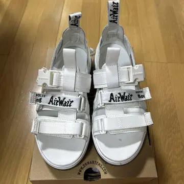 Dr. Martens AirWair 화이트 스포츠 샌들