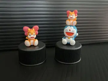 도라에몽 진구(노비타)와 신비한 바람의 마법사 병뚜껑 피규어 2개 세트