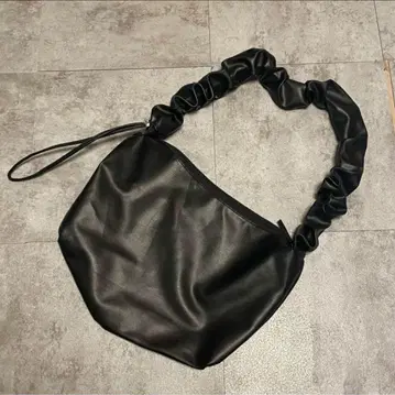 가죽 숄더백