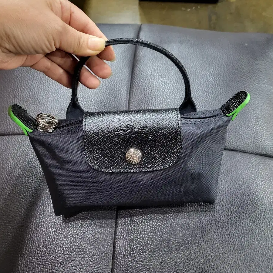 ★DE MERIEL★ Betty PetitSilver BETTYPETIT De Meriel Betty Petit Bag on Bunjang Global Site.