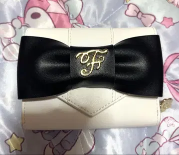 Maison de FLEUR 마리콴트 콜라보 지갑