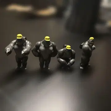 그레이 피규어 4개 세트