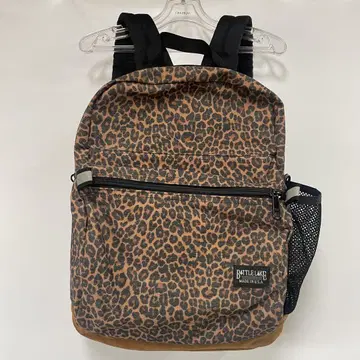 BATTLE LAKE 백팩 레오파드 무늬