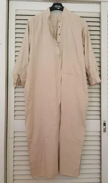 누키테파 베이지 긴팔 셔츠 원피스 카프탄 원피스