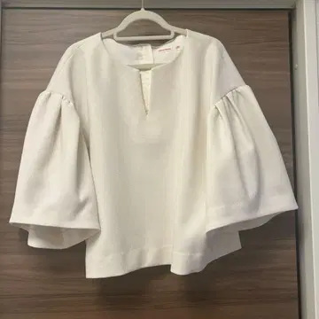 DRESSTIERIOR 화이트 벌룬 슬리브 블라우스 38