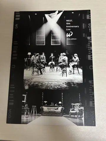 WEST. W 팜플렛
