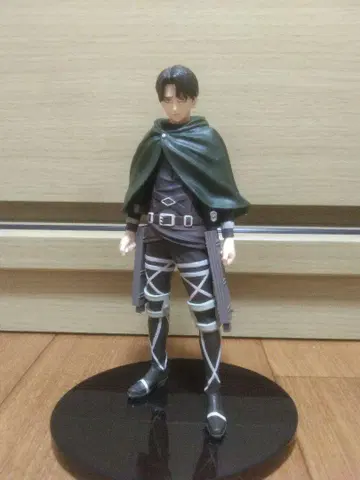 진격의 거인 리바이 피규어