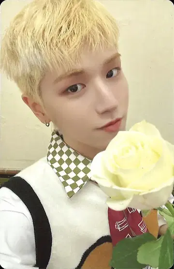 BOYNEXTDOOR RIWOO HOW? Fire ver. 트레이딩 카드