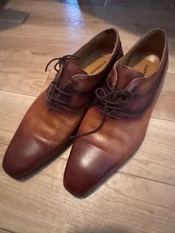 MAGNANNI 브라운 드레스 신발