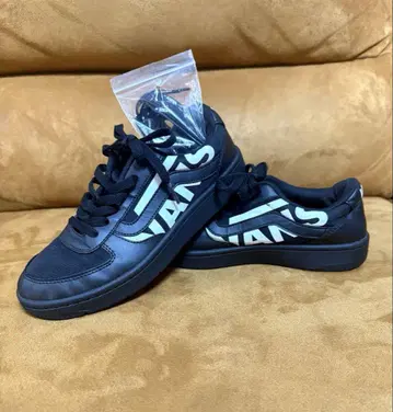 VANS 블랙 스니커즈 23.5cm