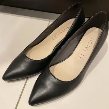 LE TALON 블랙 펌프스 23.5cm